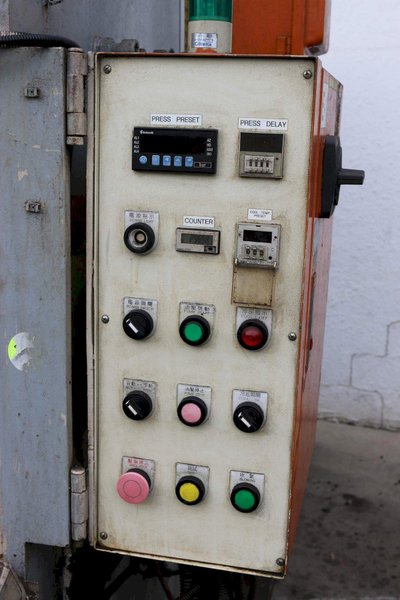 150 TON YAO SHENG MODEL TUVB-1J0P HYDRAULIC PRESS: STOCK 68628