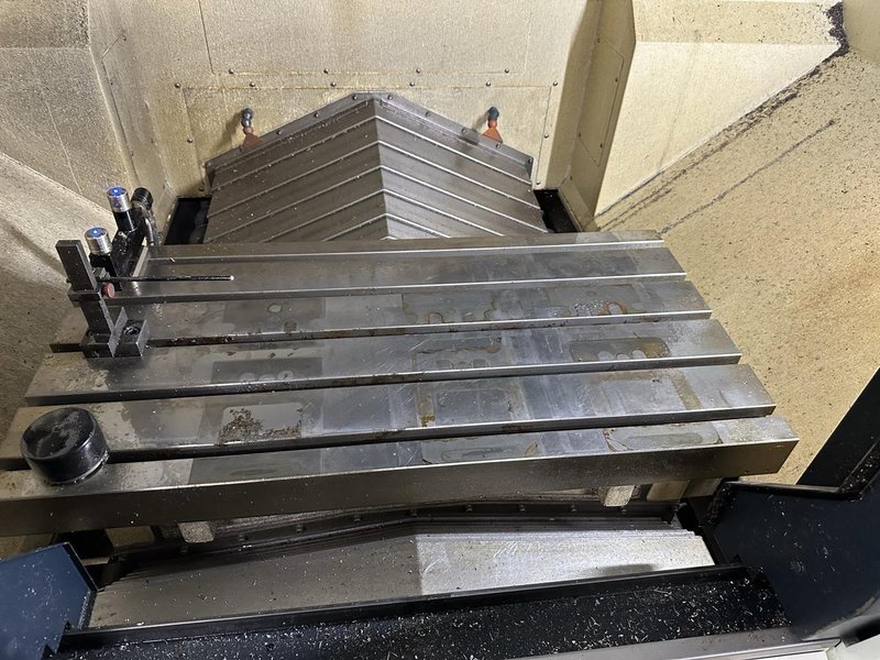 Makino F5 CNC Vertical Machining Center, 2021