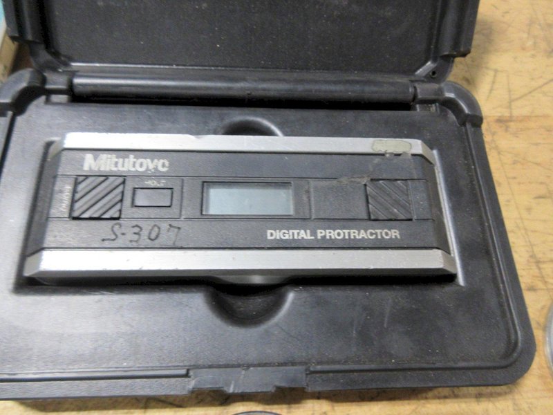 Mitutoyo Precision Vernier Protractors, and (1) Digital - Auction Item
