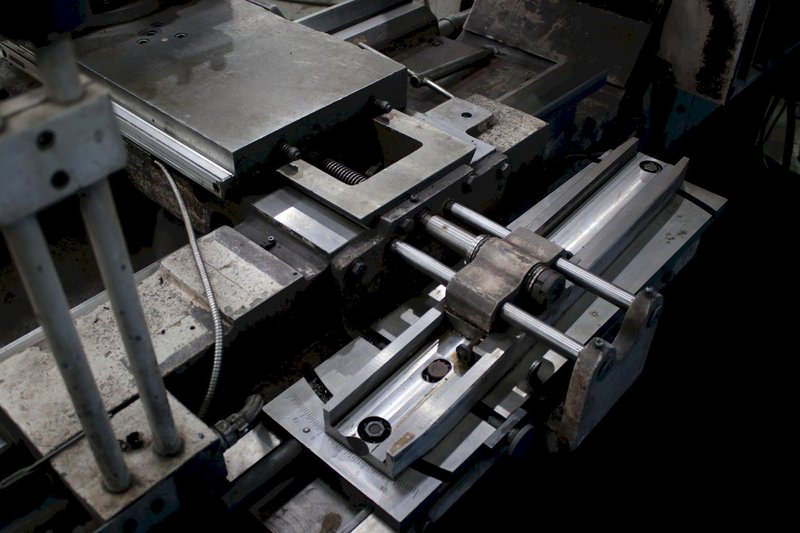 24-3/4&quot; X 118&quot; SHENYANG GAP BED ENGINE LATHE LOT #74025