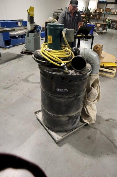 Cincinnati Fan 200S/T1 55 Gal Barrell Dust Collector- Auction Item