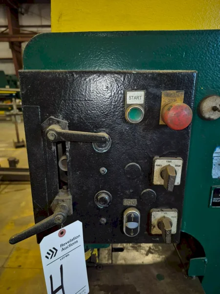 90 TON SCOTCHMAN 9012-24M HYDRAULIC IRONWORKER