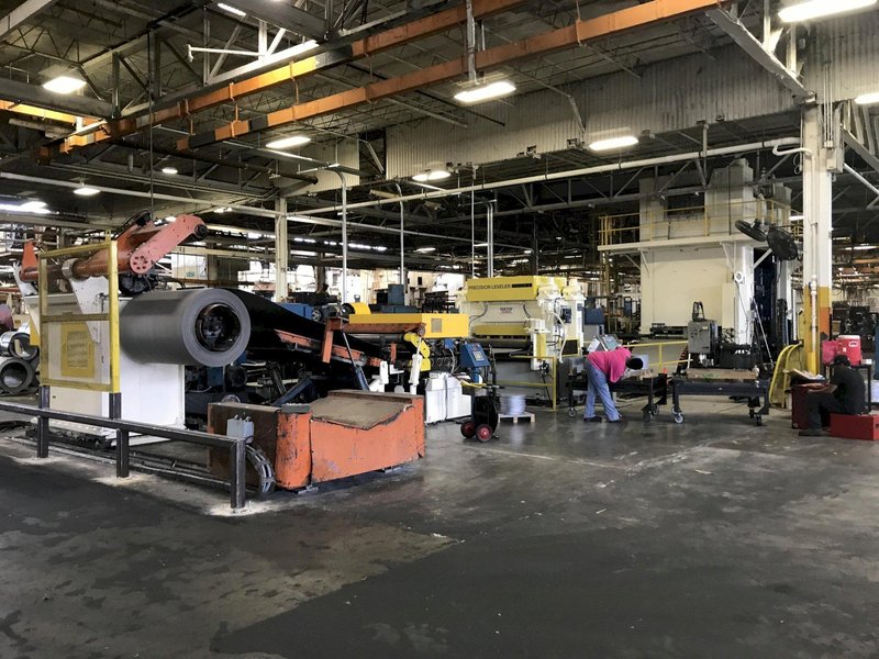 1250 TON x 60&quot; WIDE X .25&quot; X 50,000 LB NIAGARA PRESS BLANKING LINE WITH 2019 HERR VOSS LEVELER: STOCK #18379