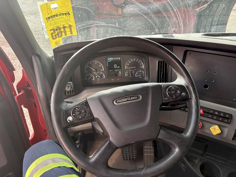 2020 Freightliner Cascadia 126 LC1675