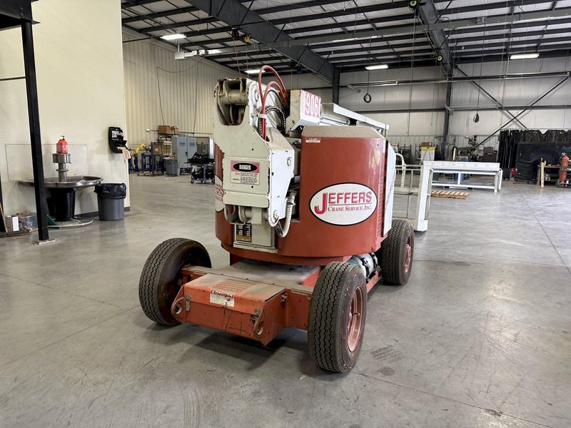 46' REACH SNORKELIFT MODEL #ATB-46KG ARTICULATING MAN-LIFT: STOCK #21729