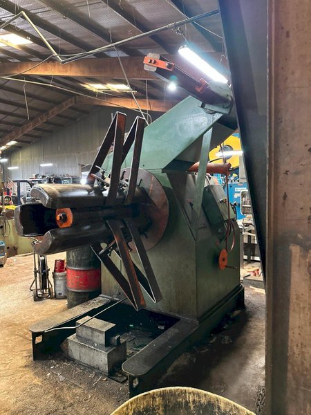 15,000 LB X AMERICAN STEEL LINE MODEL #1000 MOTORIZED COIL REEL UNCOILER : YOBRO #26144