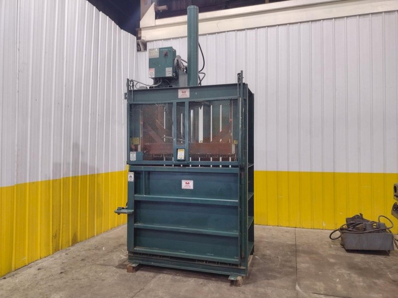 60" X 30" X 48" MASTER COMPACTION MCAIN EPCO MODEL #E-11 VERTICAL HYDRAULIC CARDBOARD BALER: YOBRO #25801