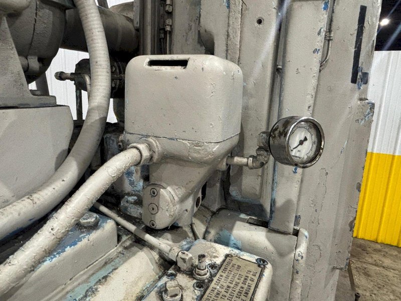 8&#039; ARM x 19&quot; GIDDINGS &amp; LEWIS MODEL #956-CHIPMASTER RADIAL ARM DRILL ON 360° T-SLOTTED BASE: STOCK #23539