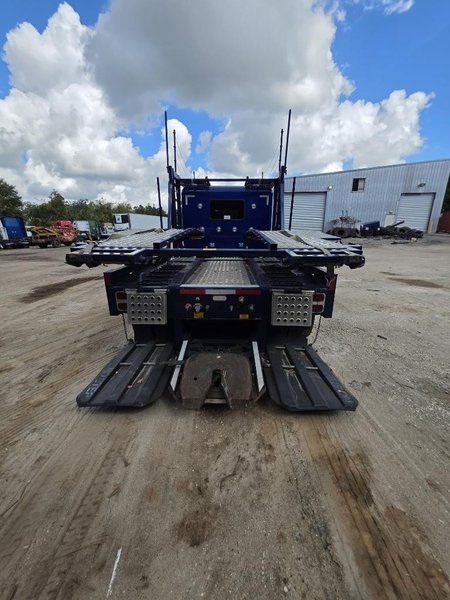 2022 Peterbilt  1NPXLP9X0ND758041