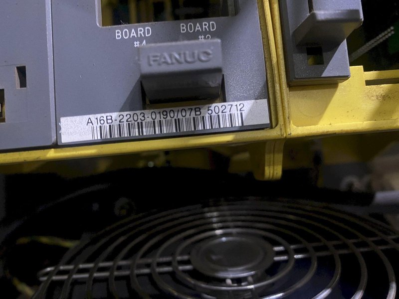 FANUC – R-2000iA/165F w/ R-J3iB Controls PARTS ONLY