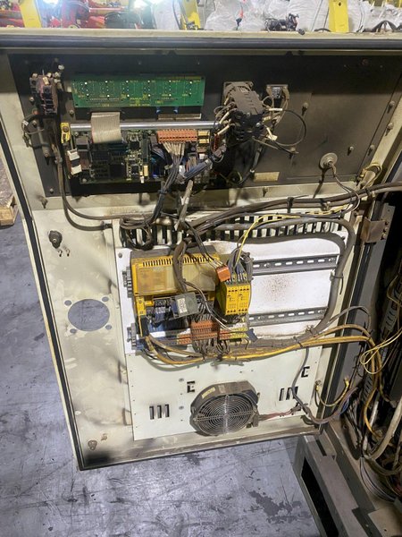 FANUC – R-2000i/165F w/ R-J3iB Controls PARTS ONLY