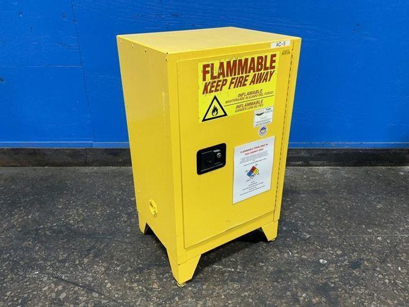 EAGLE 12 GALLONS FLAMMABLE LIQUID STORAGE CABINET  -  1925LEGS