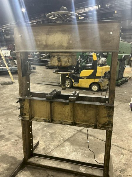 70 TON DAKE MODEL #70H H-FRAME HYDRAULIC PRESS: YOBRO #25833