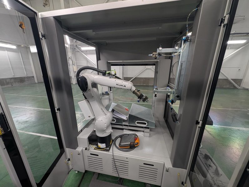 44 Ton x 3.5′ Bystronic Xpert 40/1030 CNC Hydraulic Press Brake, 2019 – w/ KUKA KR10R1100 Robot, 6 Axis Backgauge