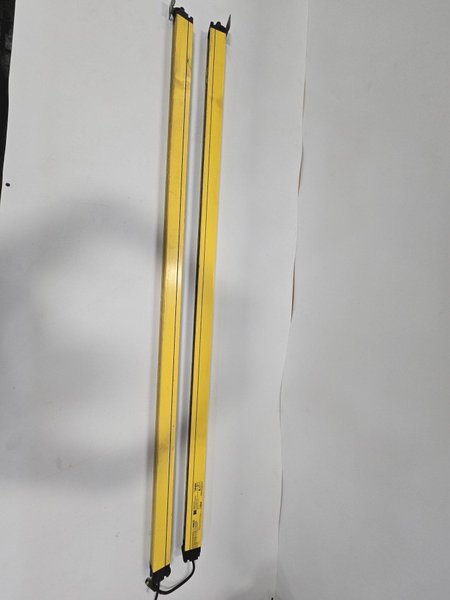 OMRON MSF4800S-30-1560X/MSF4800S-30-1560R LIGHT CURTAIN SET USED