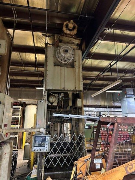 250 Ton NIAGARA E-250 OBS / Gap Frame Used Mechanical Metal Stamping Press For Sale, Under Power!