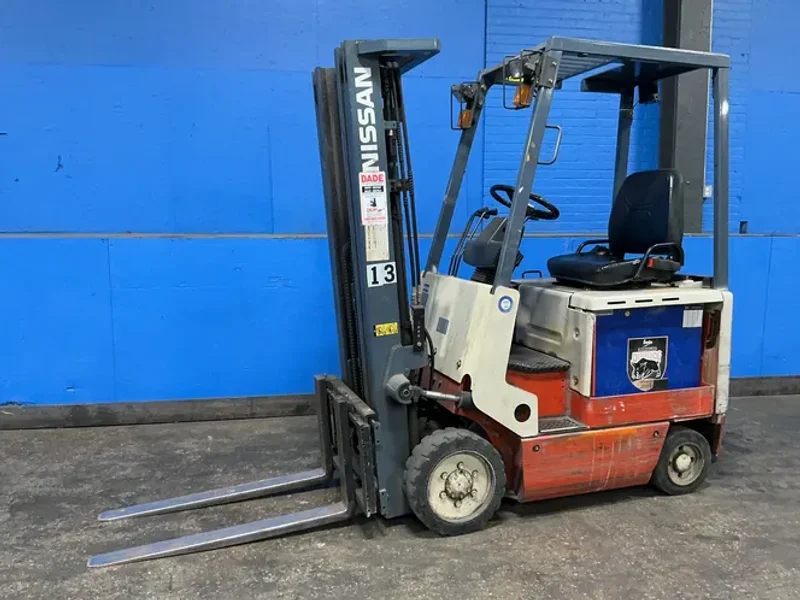 Nissan 2350 Lbs Electric Forklift - Cspo1l5s