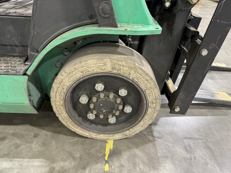 5000 LB MITSUBISHI MODEL #FGC25N LP GAS FORKLIFT: STOCK #78305