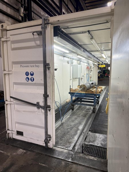 10,000 PSI x 40' RESATO CONTAINERIZED HIGH PRESSURE TEST BAY W/ 3 TON YALE HOIST SYSTEM, NEW 2015: YOBRO #25867