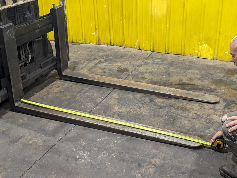 12,000 LBS YALE MODEL #GLC120M LP-GAS FORKLIFT: STOCK #18842