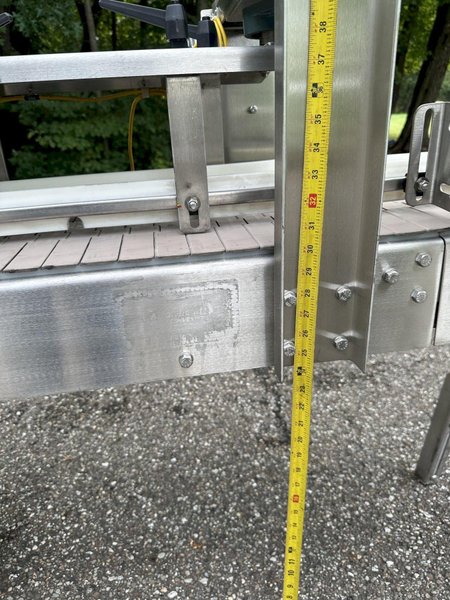 9' Smooth Top Belt Conveyor W Laner &amp; 15" Accumulation Disc