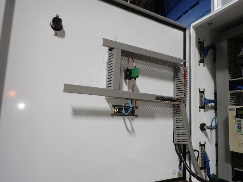 YASKAWA / MOTOMAN ROBOT CONTROL  -  UP20 / DX200