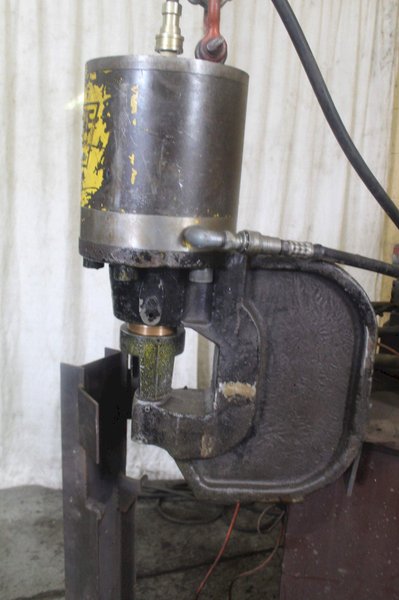 80 TON FABRILINE MODEL FP80 PORTABLE HYDRAULIC FLANGE PUNCH: STK #71173