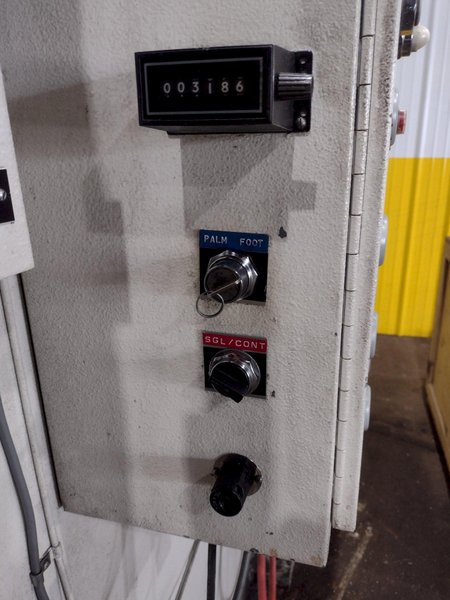 110 TON PACIFIC MODEL #110PF-OBS HYDRAULIC PRESS: STOCK #18261