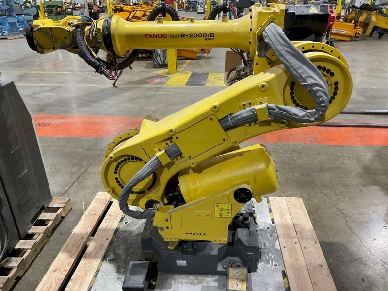 FANUC R-2000IB/165F w/ R30IA CONTROLLER AND PENDANT USED 2010