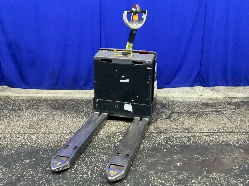 CROWN 4500 LBS ELECTRIC PALLET JACK  -  WP3035-45