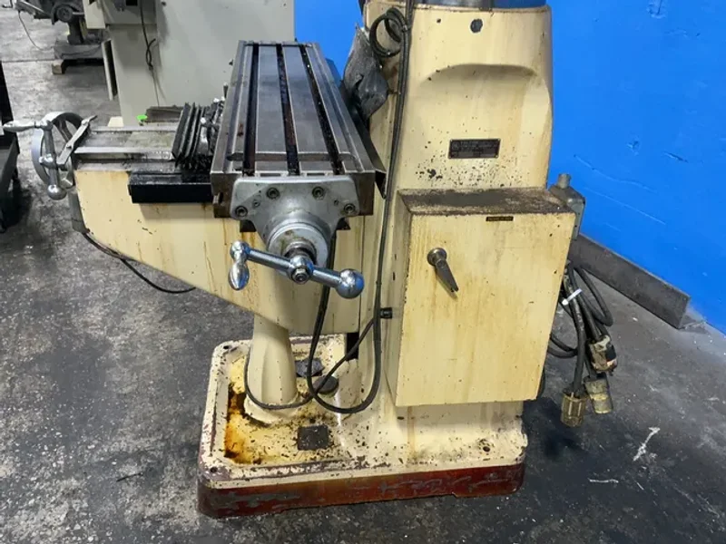 FALCON CHEVALIER MACHINERY INC. 9”X42” VERTICAL MILL  -  FM-3VS