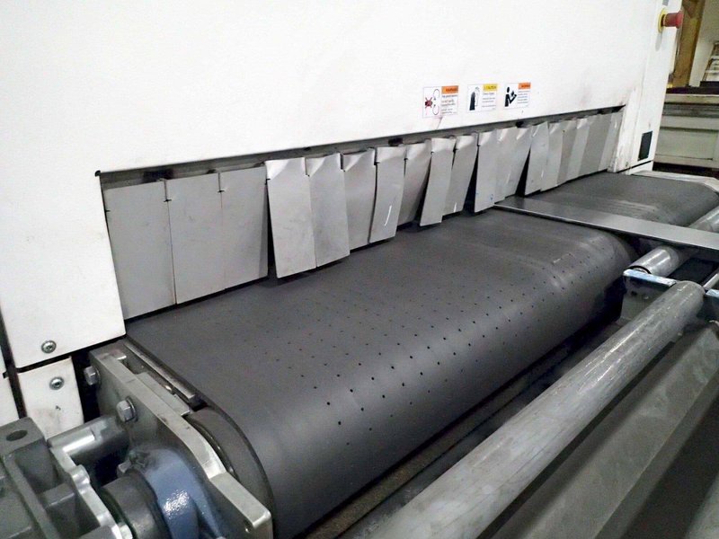 Lissmac Steelmaster SMD 335 REE-S Deburring Edge Rounding Finishing Grinder, 2022 – 53″ Width, Vacuum Table, 3 Aggregate, Conveyor Brush