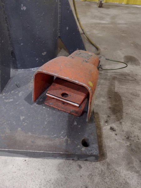 ELECTRO-PNEUMATIC C-FRAME RIVET PRESS / RIVETING MACHINE: STOCK #20327