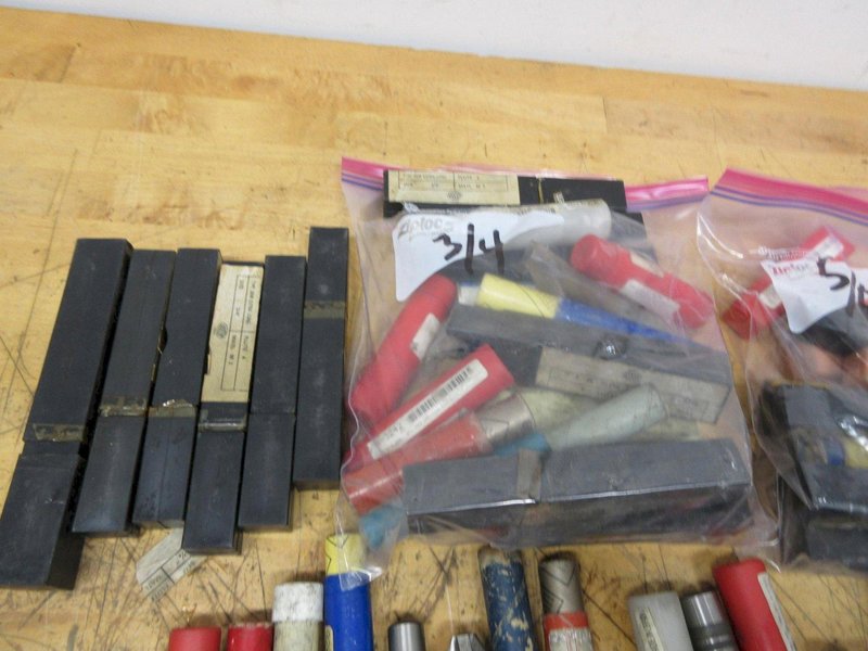 End Mills HSS 5/8" &amp; 3/4" Shank, Mostly 4 Flute Rougers and Finishers, ** Look New NIB Just Old **- Auction Item