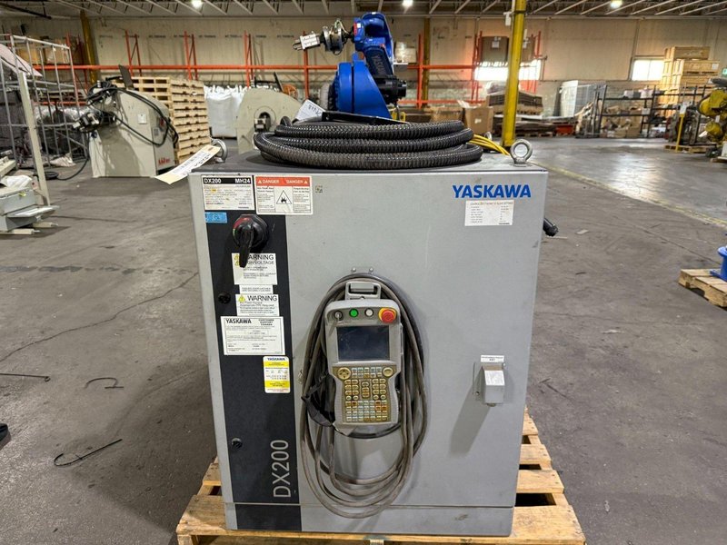 YASKAWA MOTOMAN-MH24 w/ DX200 Controller USED