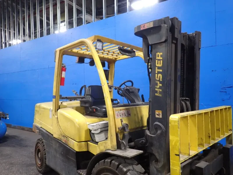 HYSTER 7950 LBS PROPANE FORKLIFT   -  H120FT
