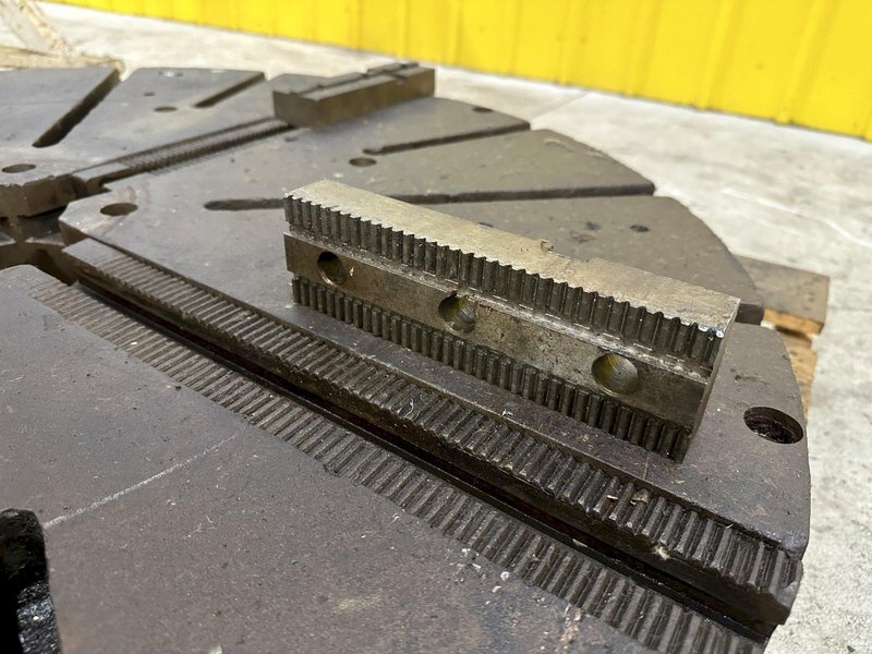 42” DIAMETER 4-JAW LATHE CHUCK WITH T-SLOTS: STOCK #21773