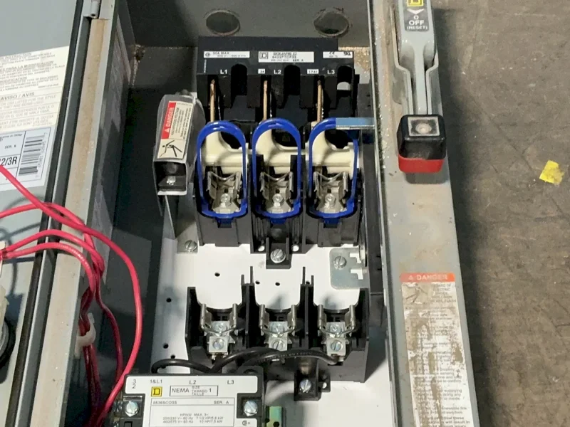 SQUARE D 10/7.5HP COMBINATION MAGNETIC STARTER  -  8538SCA24V02CP51P52SX22Y74 (8538SCASP3)