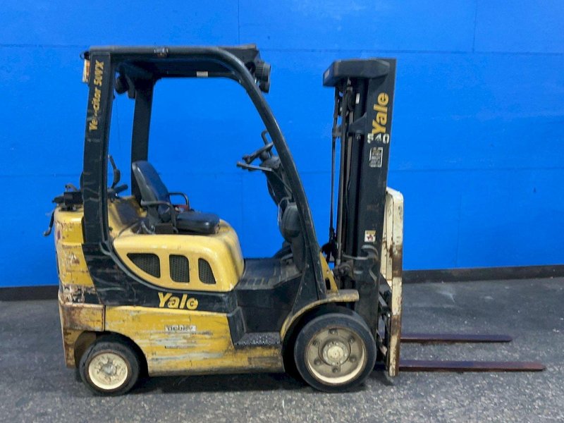 YALE 4800 LBS PROPANE FORKLIFT  -  GLC050VXNVSE083