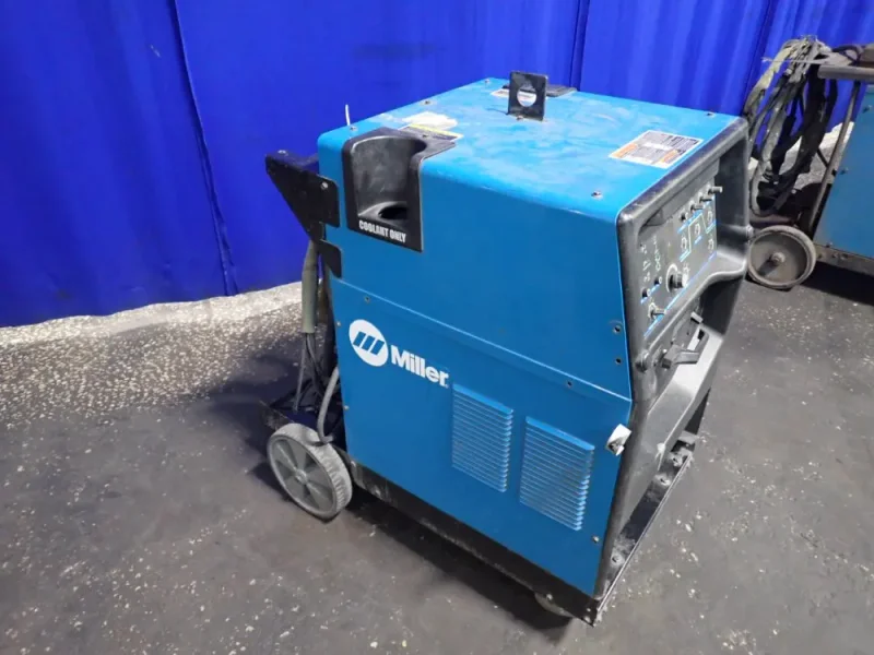 MILLER 350 A WELDER   -  SYNCROWAVE 350LX