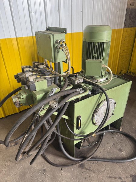 2001 BERCO PT250 TRACK PRESS WITH WTC TRACKMASTER IMPACT WRENCH &amp; CONVEYOR: YOBRO #24374