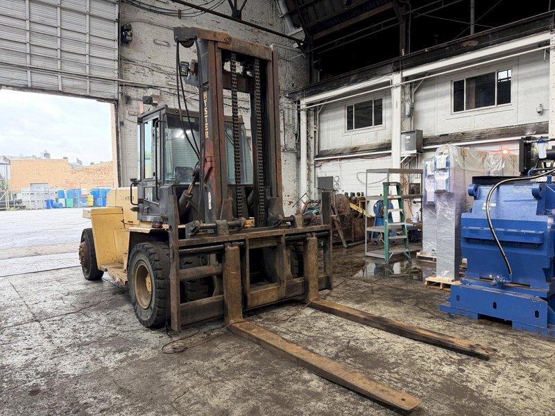 36,000 LB HYSTER 360 PNEUMATIC DUAL-TIRE FORKLIFT. STOCK # 0982926