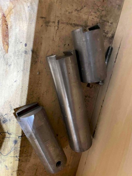 Used, 107&quot; x 3-5/8&quot; Diameter Grooving Bar