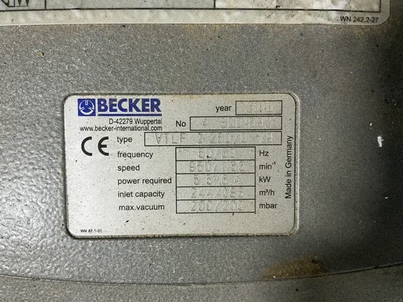 BECKER 5.5 / 6.4 KW ROTARY VANE VACUUM PUMP  -  VTLF 2.250/0-79