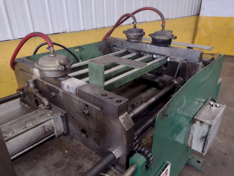 24" TRIAD DESIGN &amp; MFG FEEDER: STOCK #17013