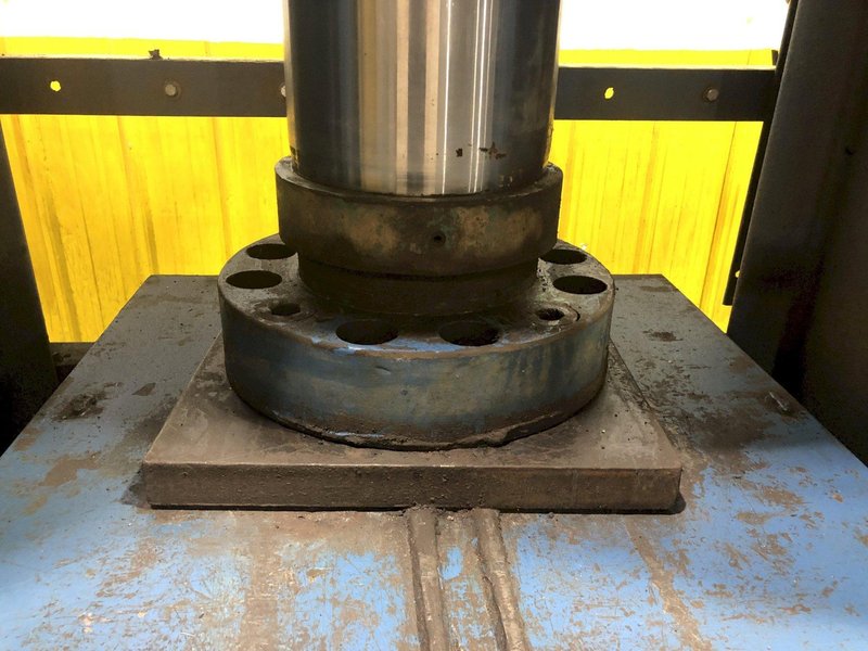 300 TON DAKE H-FRAME HYDRAULIC PRESS: STOCK #17036