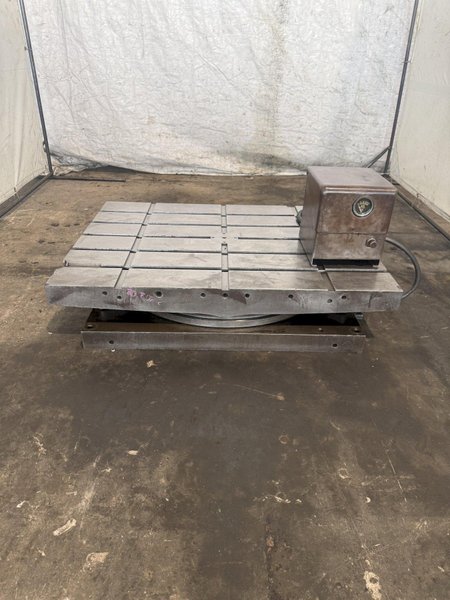 30" X 40" DEVLIEG AIR LIFT ROTARY TABLE. STOCK # 0221026