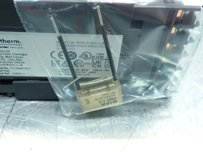 EUTOTHERM TEMPERATURE CONTROLLER, 8PCS  -  3216
