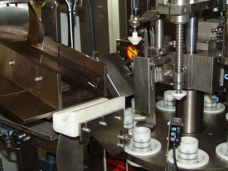 Rigao RGNF-30B Automatic Tube Filler and Sealer, 2008