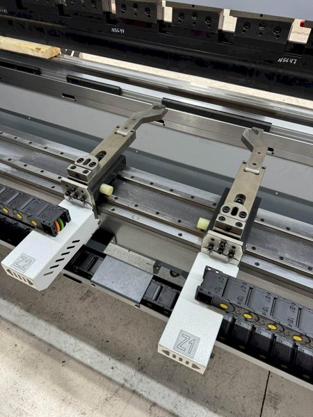 150 Ton x 10′ Accurl Genius Pro CNC Press Brake, 2025 – 4 axis back gauge